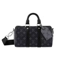 Trendy Louis Vuitton Bag (Unisex Style) 031