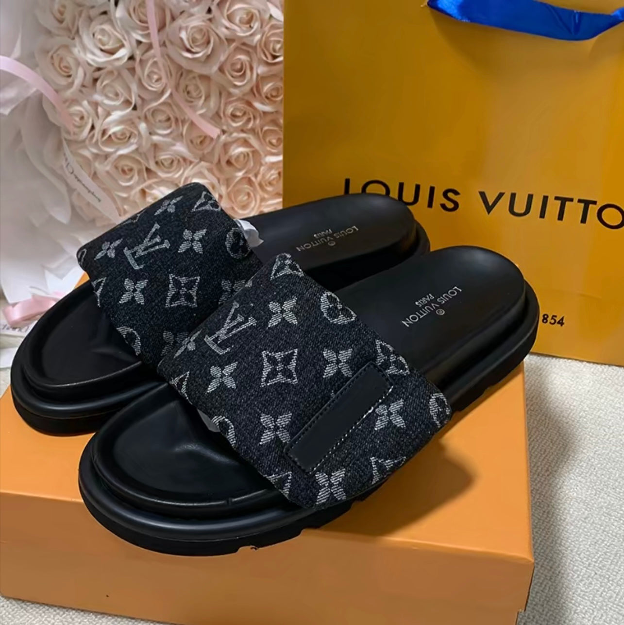Trendy justerbare platform hjemmesko med velcrostropper