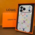 Luxuriöse iPhone-Hülle mit mehrfarbigem Monogramm