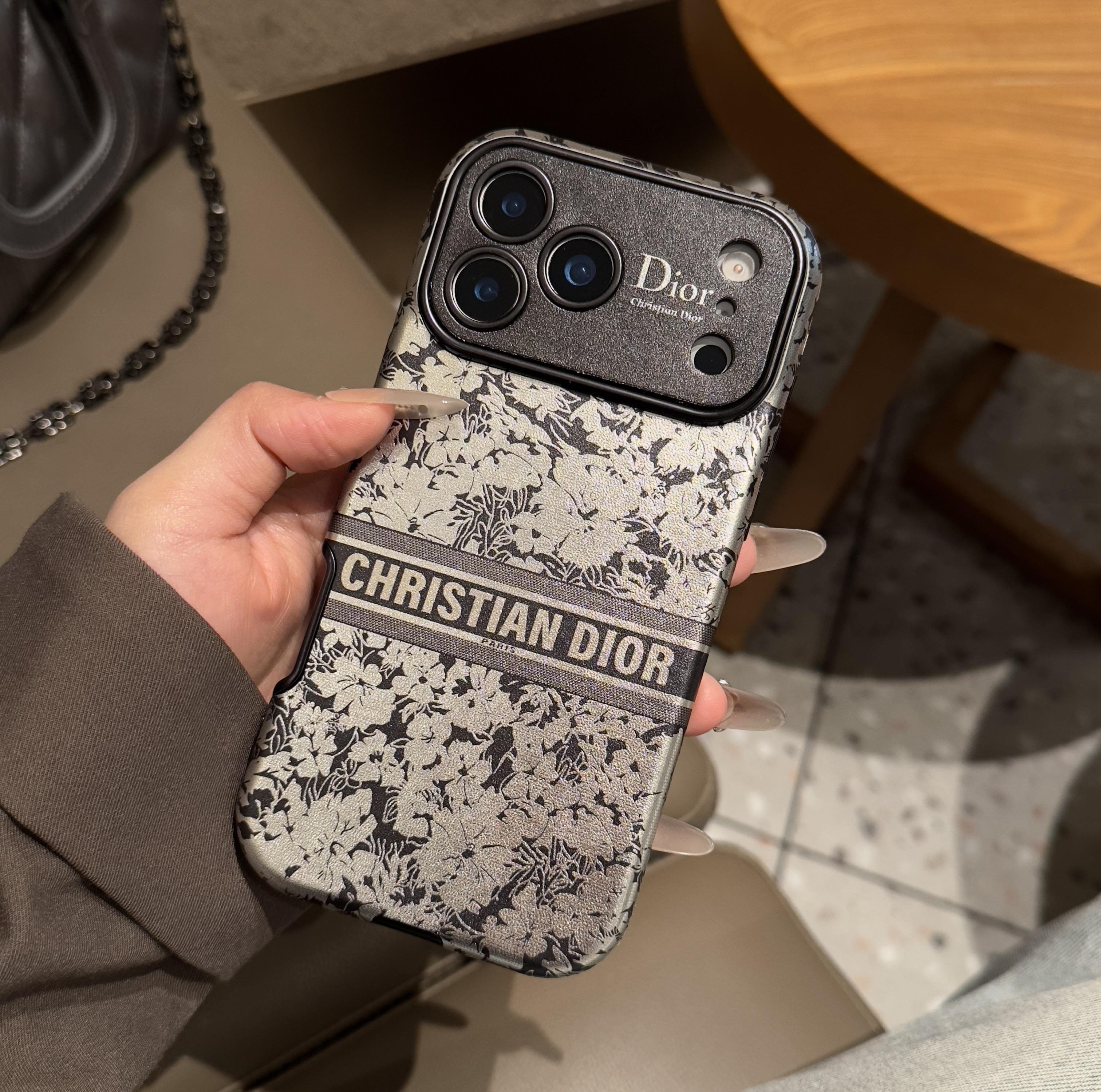 Chic Floral Design iPhone Case — Premium Protection with Elegant Design