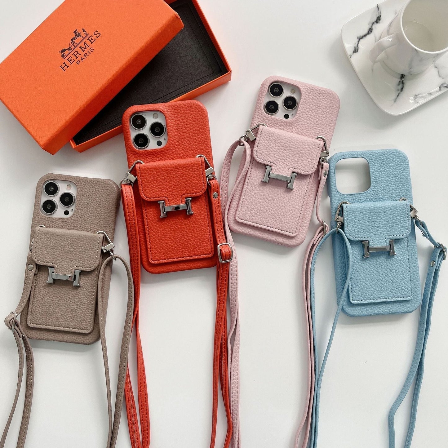 Étui pour iPhone avec chaîne en cuir et porte-carte H