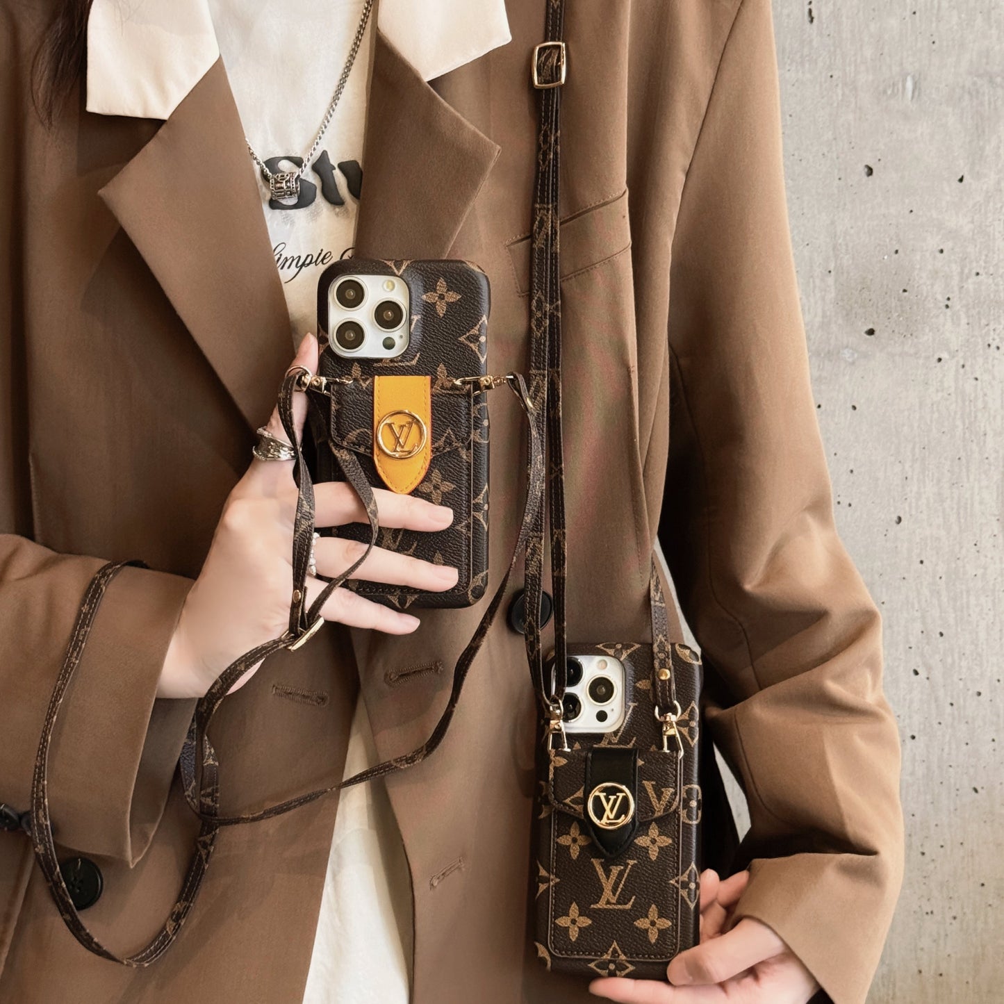 Étui pour iPhone avec chaîne de porte-cartes de luxe
