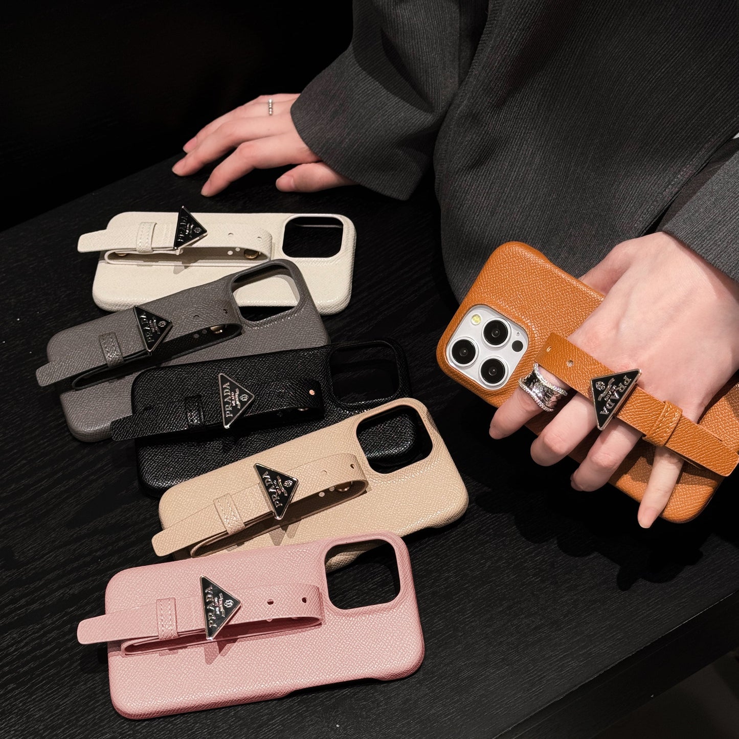 Luxuriöse iPhone-Hülle mit Ledergriff