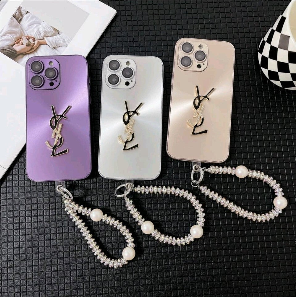 Elegante iPhone-Hülle mit Buchstaben „Shine x Mono“ und Kette