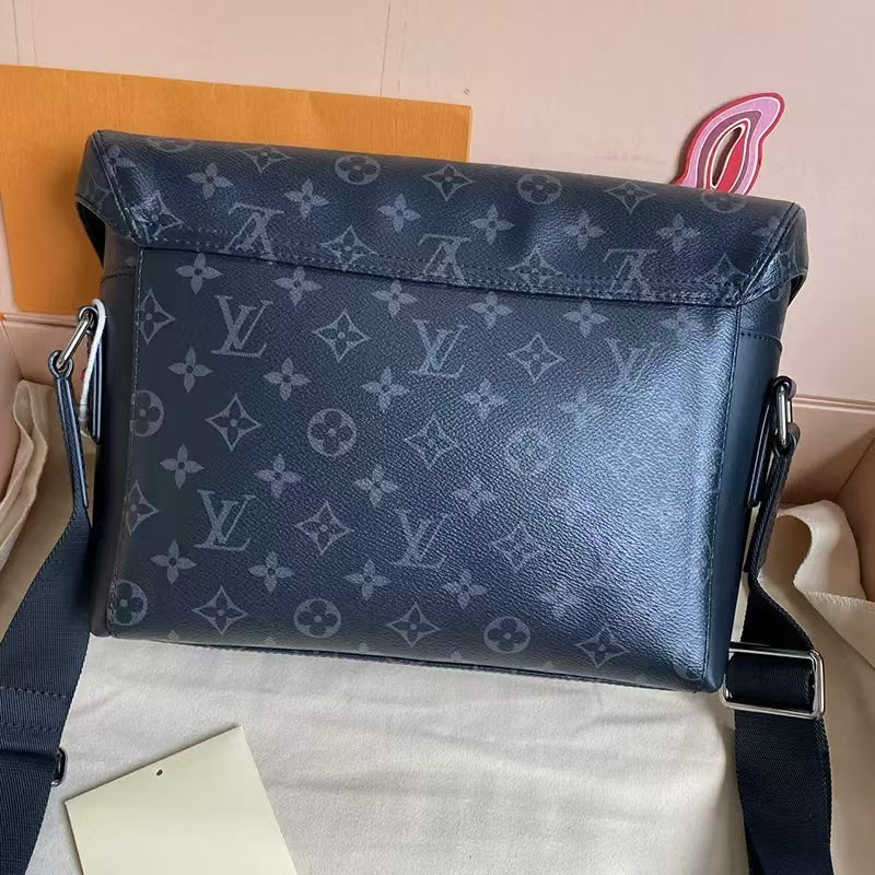 Fashionable and Trendy  Messenger Bag