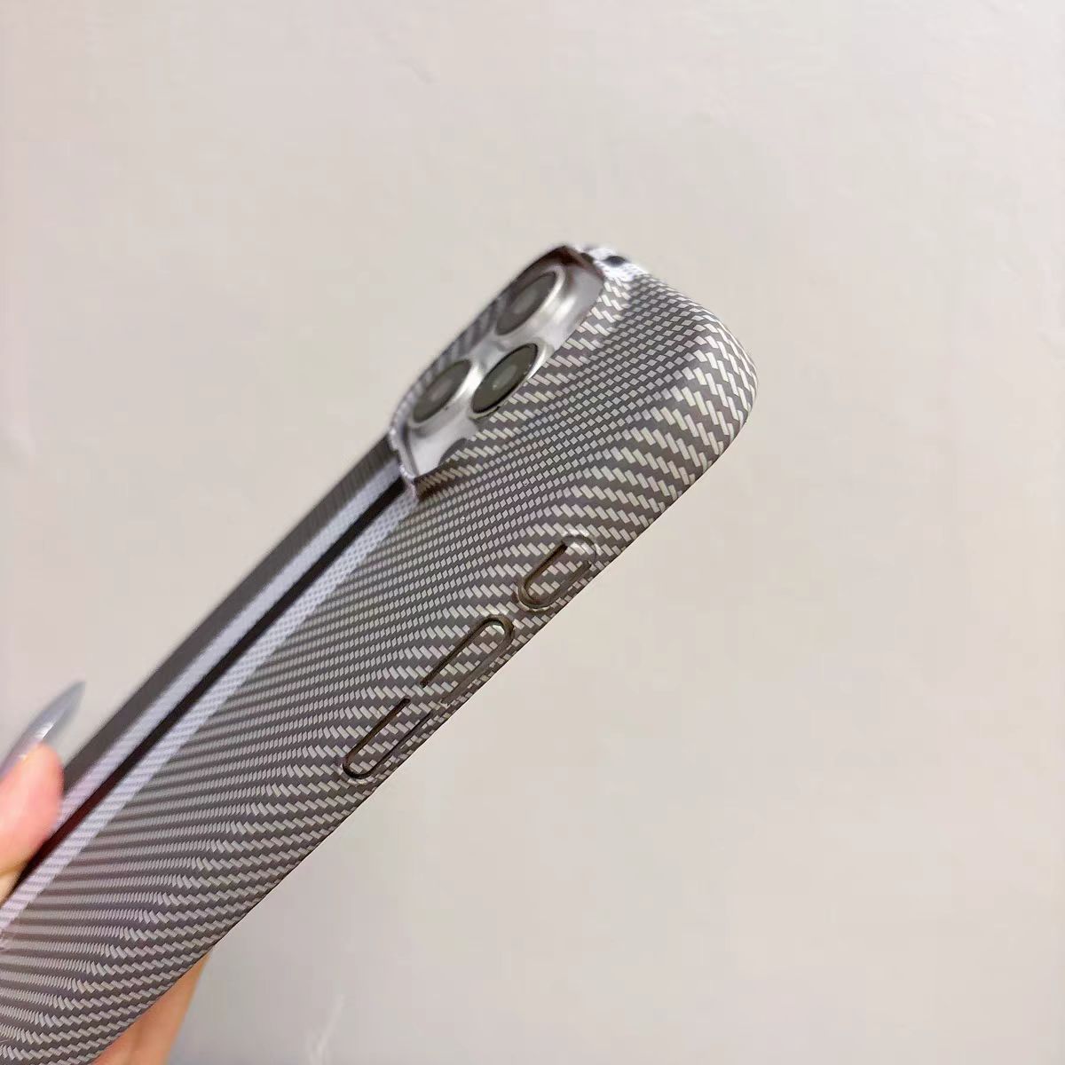 Étui pour téléphone à motif en fibre de carbone à blocs de couleurs minimalistes