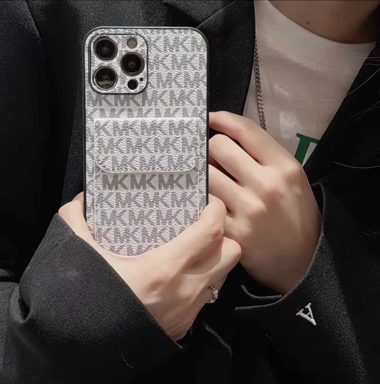 Modemarken-Kartenhalter-iPhone-Hülle