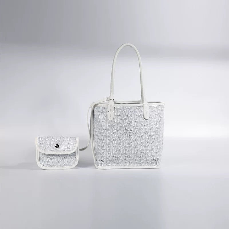 Parisian Luxury Geometric Tote Bag – Elegant & Versatile 013