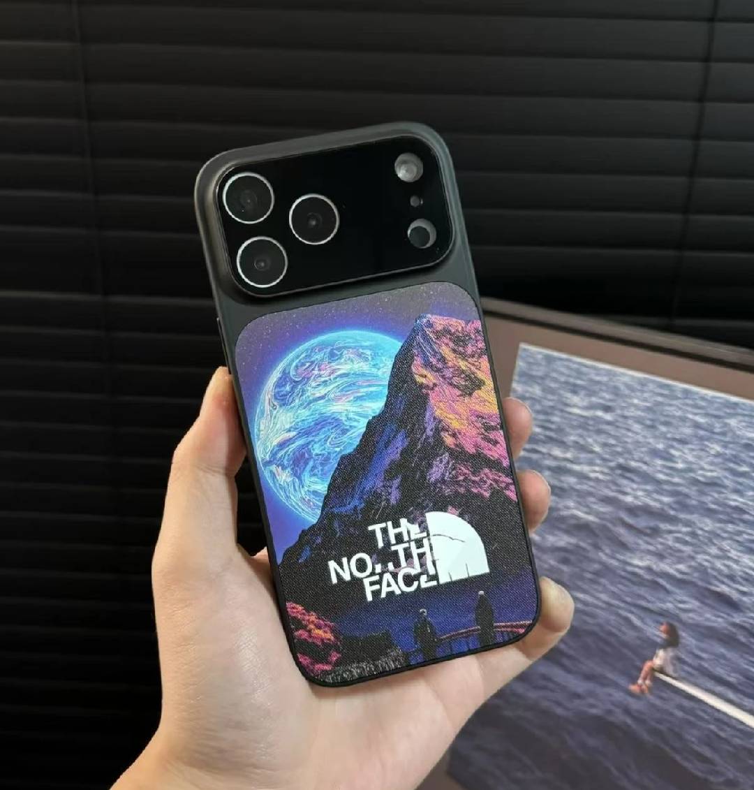 Stylish Mountain Print Phone Case