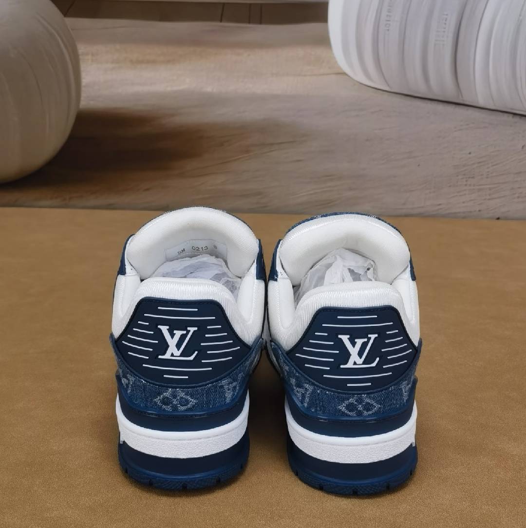 Light luxury versatile trendy sneakers for stylish men and women