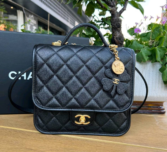 🖤 Lux Quilted Flap Handbag
