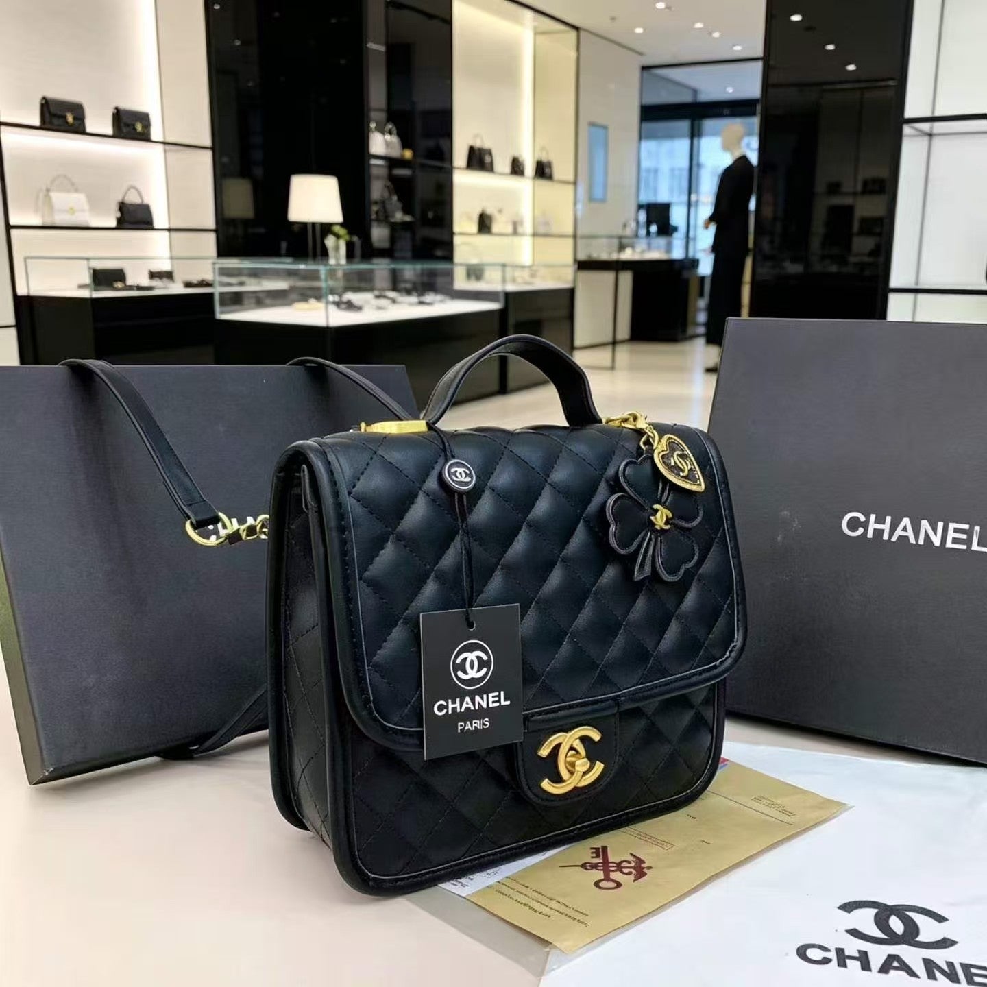🖤 Lux Quilted Flap Handbag