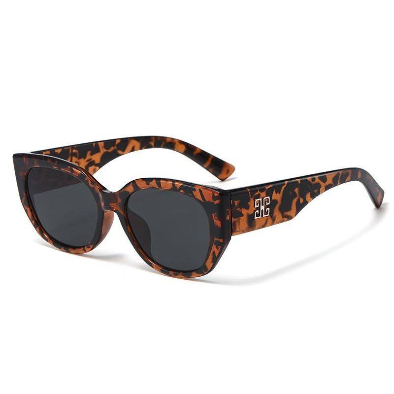 Sleek Black Cat-Eye Sunglasses ✨