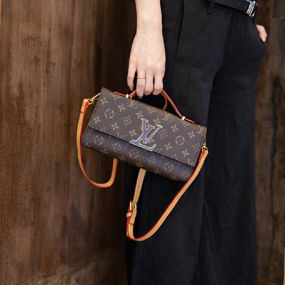 Luxe Texture Leather Handbag 030