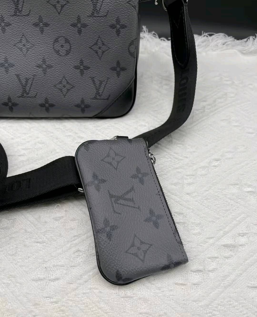 （Buy 3, pay for 2）Classic Monogram Trio Messenger Bag - A Fashion Must-Have 011