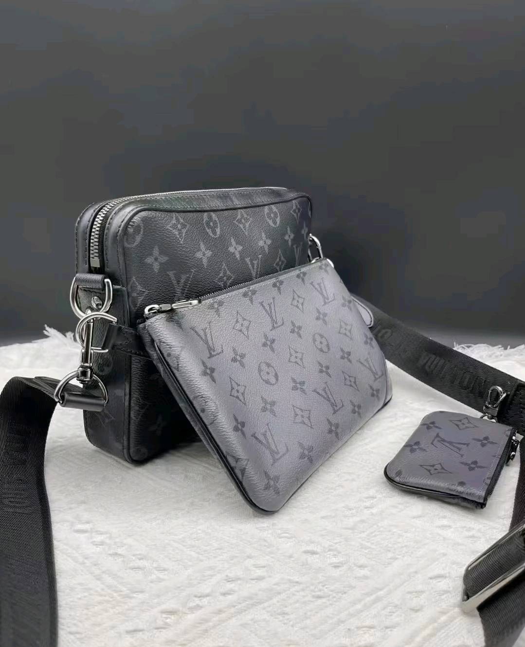 （Buy 3, pay for 2）Classic Monogram Trio Messenger Bag - A Fashion Must-Have 011