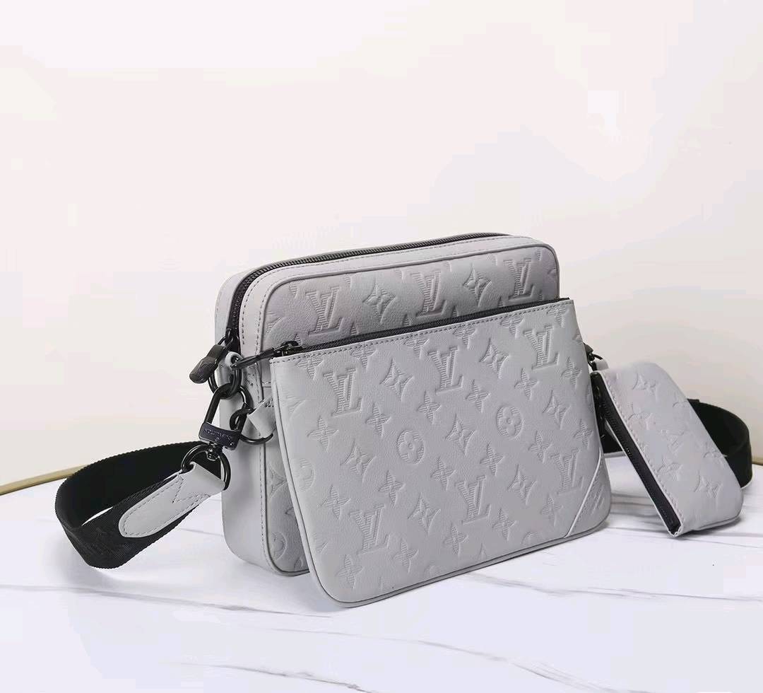 （Buy 3, pay for 2）Classic Monogram Trio Messenger Bag - A Fashion Must-Have 011