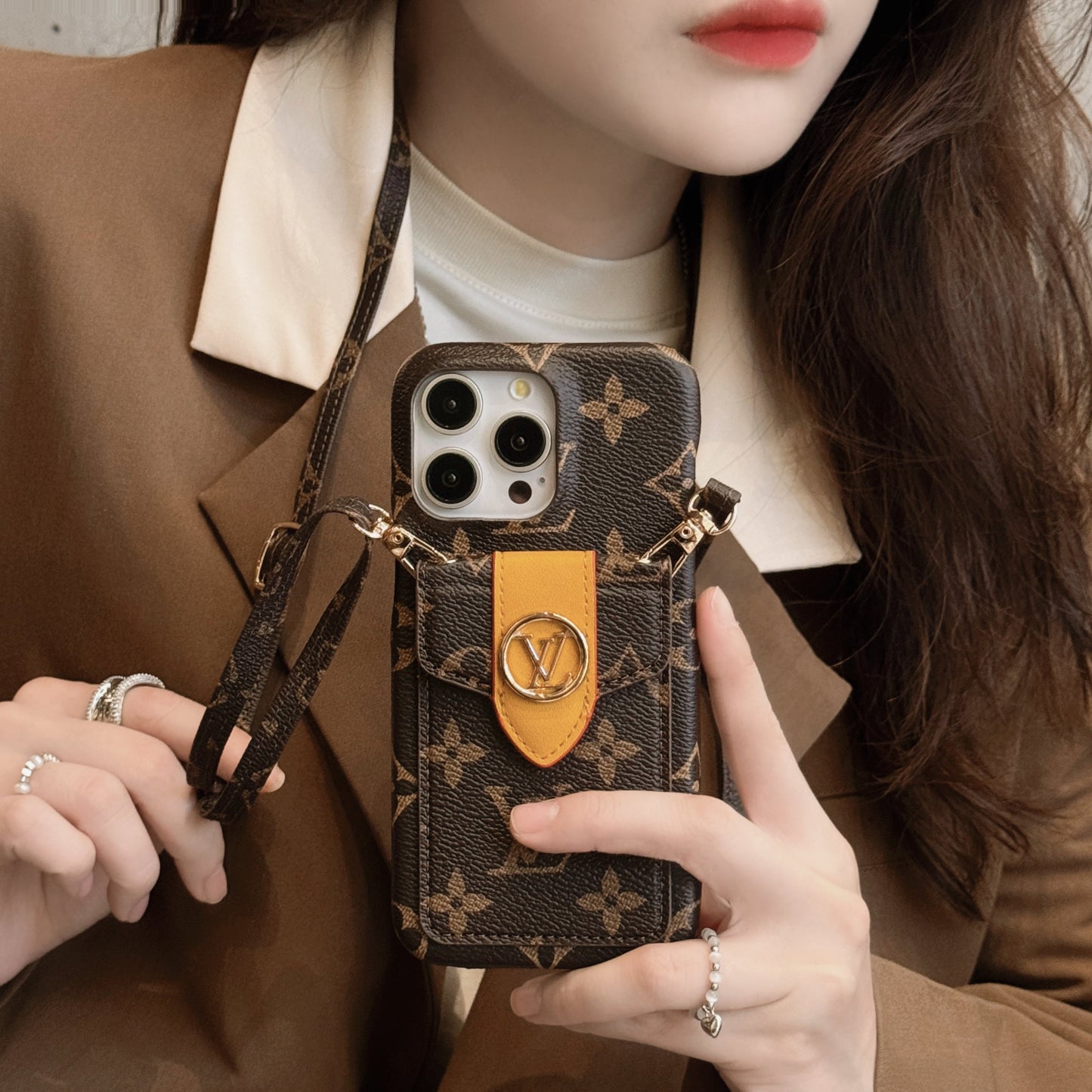 Étui pour iPhone avec chaîne de porte-cartes de luxe