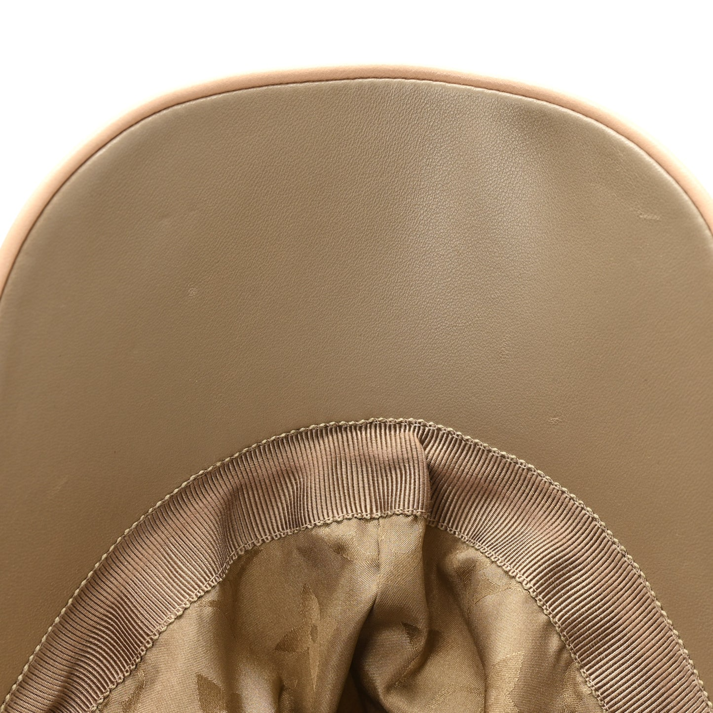 Beige baseballpet met contrasterende rand