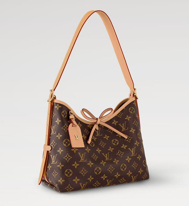 Premium Shoulder Bag: Essential for Modern Style