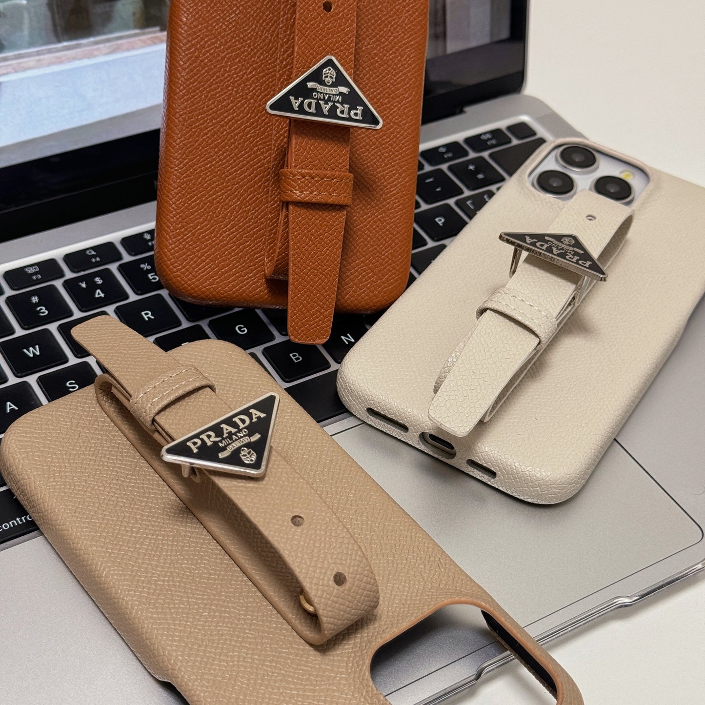 Luxuriöse iPhone-Hülle mit Ledergriff