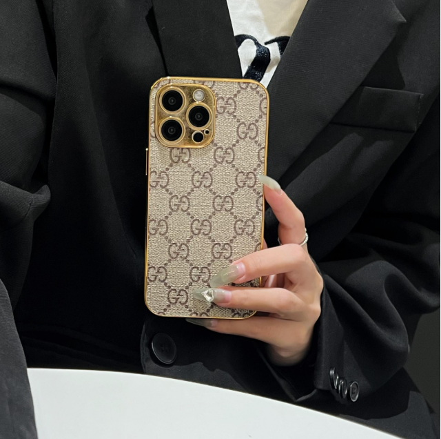 Πολυτελής Κλασική θήκη iPhone με μονόγραμμα με ηλεκτρολυμένες χρυσές άκρες