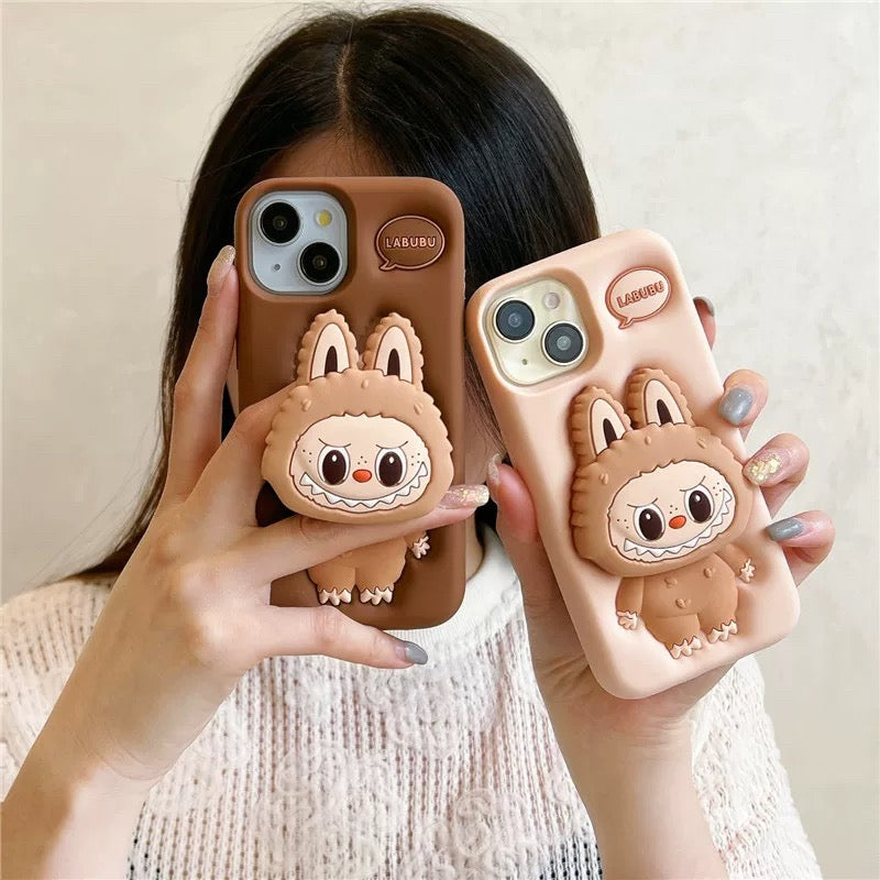 Aranyos rajzfilm Labubu Zimomo szilikon állvánnyal | Barna/rózsaszín - iPhone tok