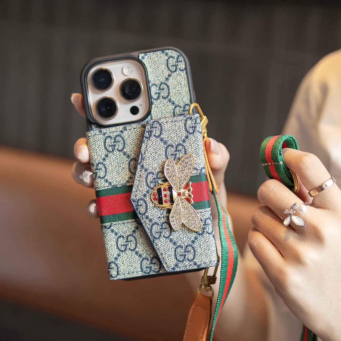 Premium Advanced Crossbody iPhone-etui med kortholder & skulderrem