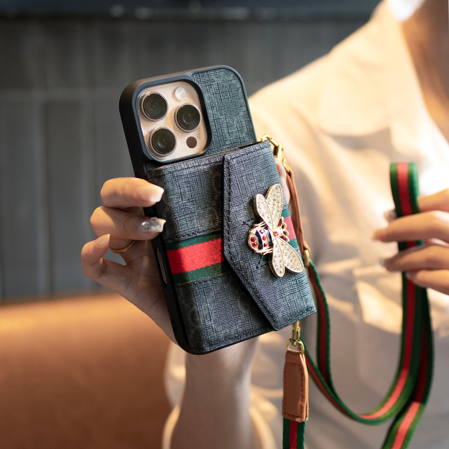 Premium Advanced Crossbody iPhone-etui med kortholder & skulderrem