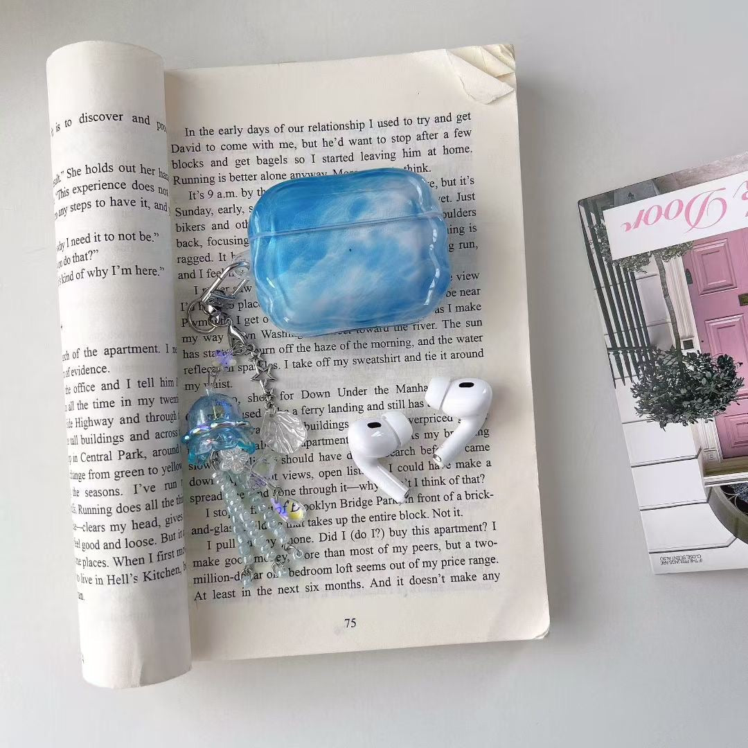 Blue Sky AirPods hulstur með Jelly Beaded Charm