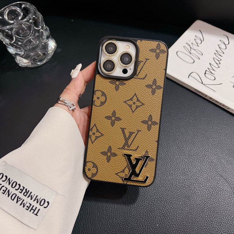 حافظة جلدية فاخرة ذات شعار أسود لهاتف iPhone