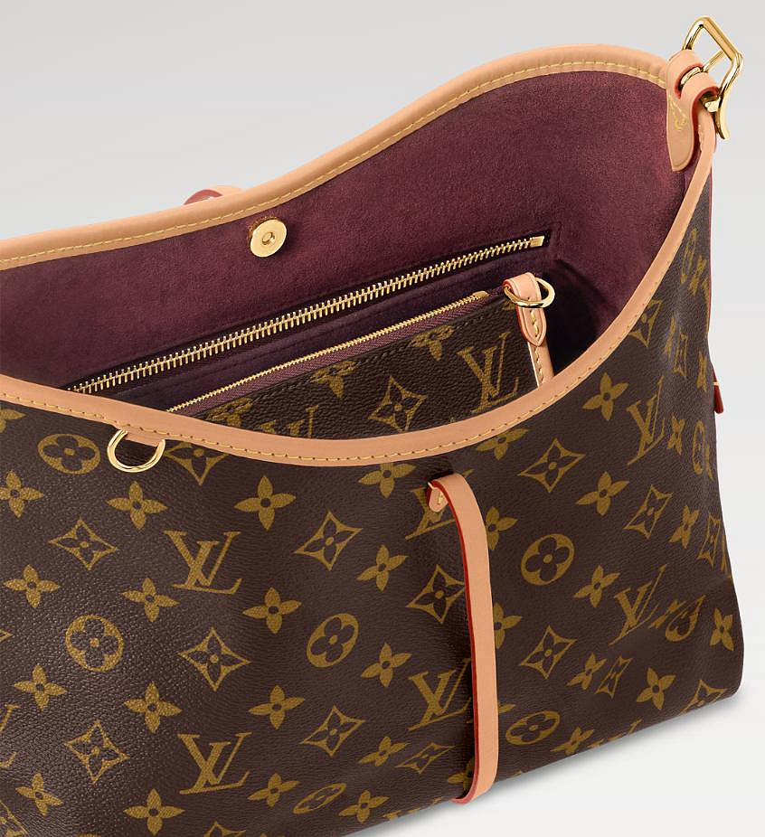 Premium Shoulder Bag: Essential for Modern Style