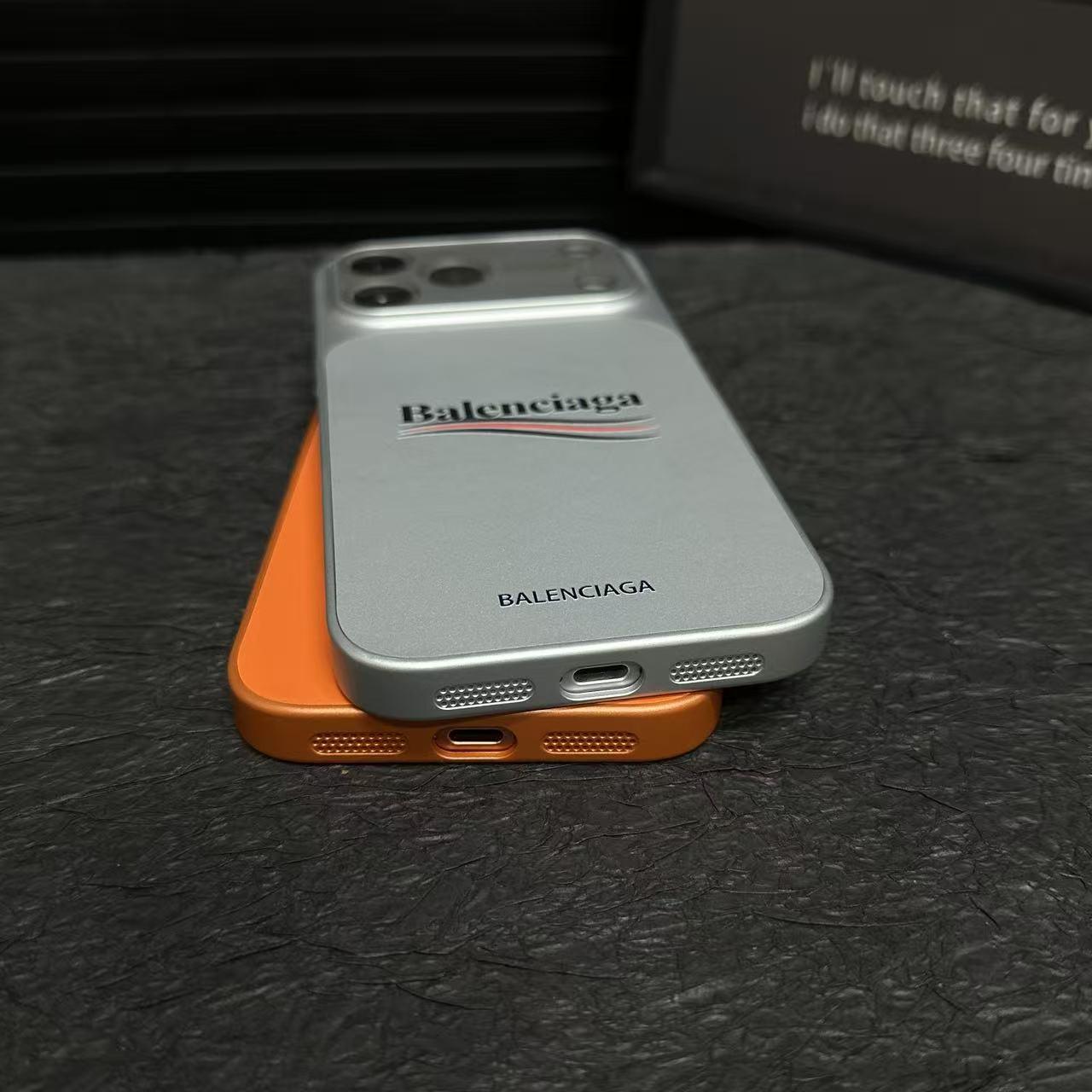 Matte Protekta iPhone-Kazo inspirita de Balenciaga kun Plena Protekto