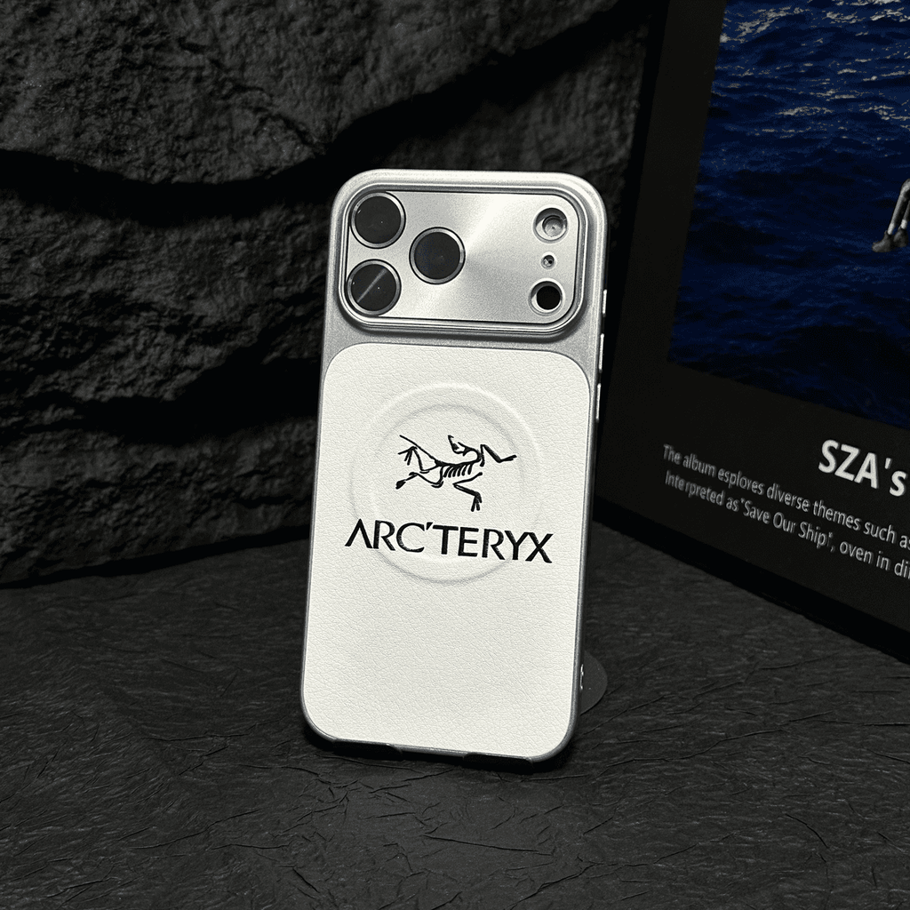 MagSafe Leather iPhone Case – Magnetic Grip & Full Protection