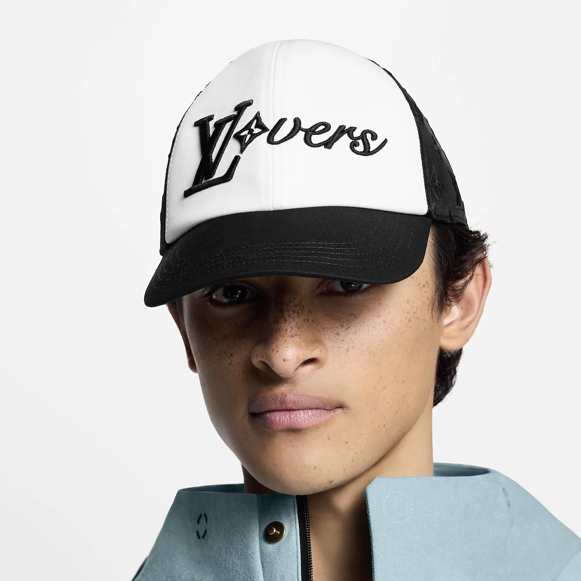 Casquette brodée à la mode