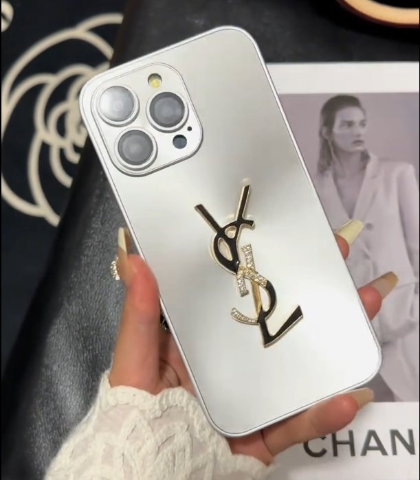 Elegante iPhone-Hülle „Letter Shine x Mono“.